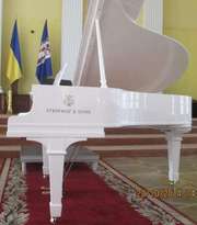 Аренда белого рояля в идеальном состоянии